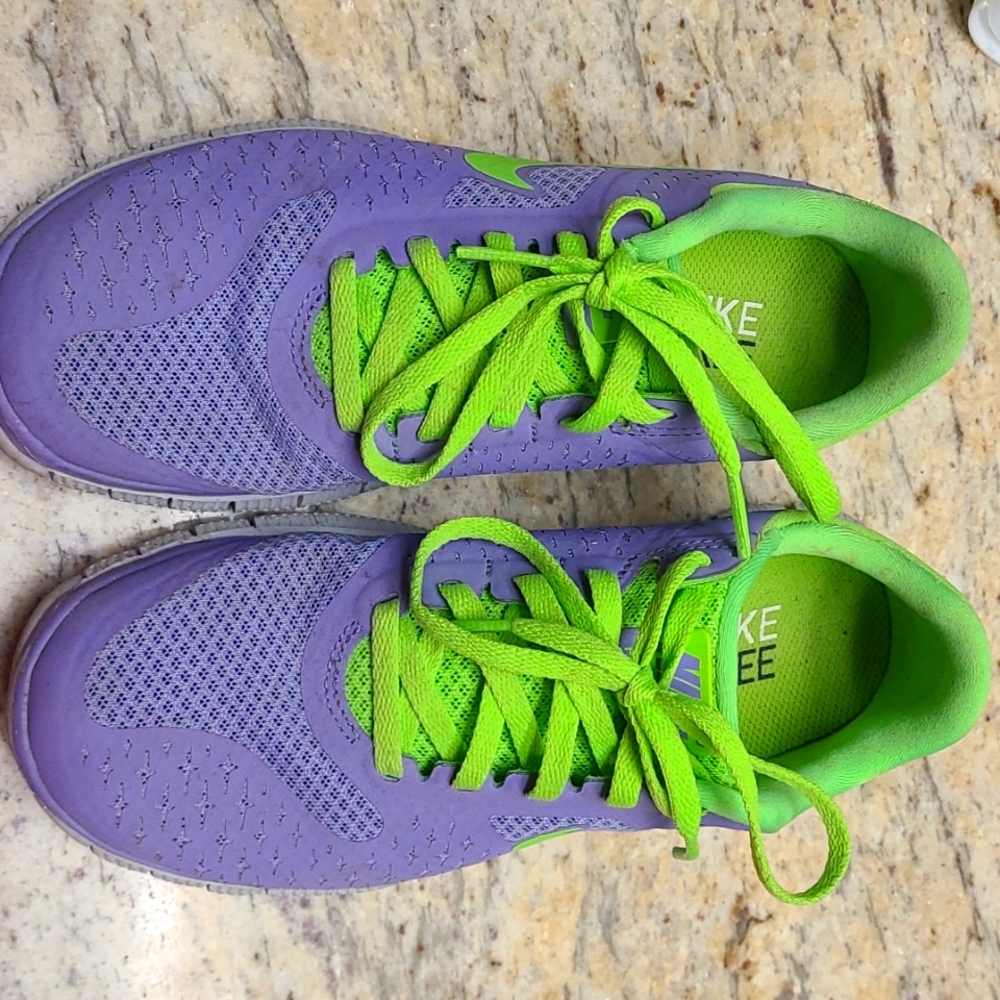 Nike Free Run 4.0 Sneakers